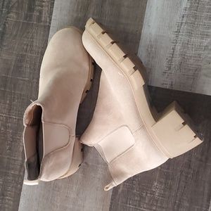 Steve Madden Platform boots 9.5
